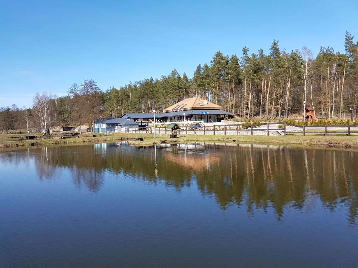 Rybaczowka Golub-Dobrzyn Hotell Eksteriør bilde